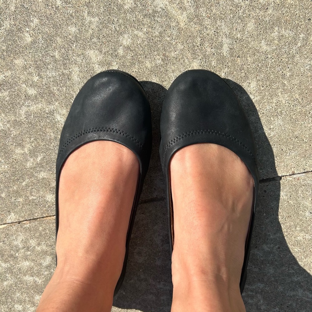 Women’s leather ballet flats
